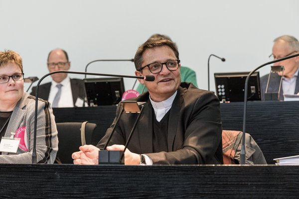 Bischof Felix Gmür an einer Sitzung der Luzerner Synode im Mai 2019. | Bild: Roberto Conciatori